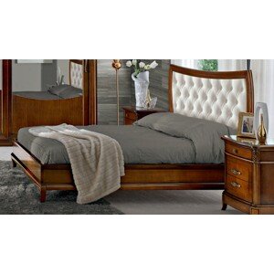 Estila Masivní manželská postel Carpessio v klasickém stylu na nožičkách s čalouněným prošívaným čelem 160x195cm